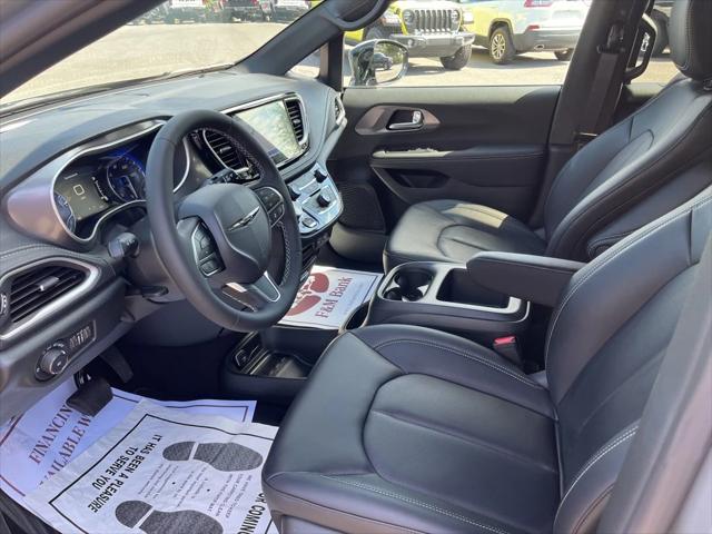 2025 Chrysler Pacifica PACIFICA SELECT