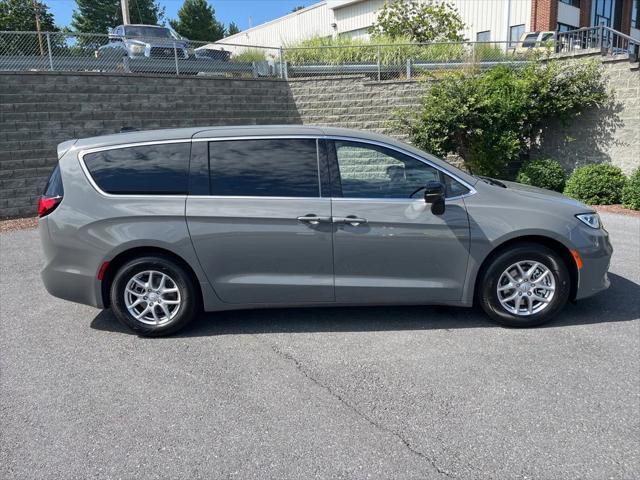 2025 Chrysler Pacifica PACIFICA SELECT