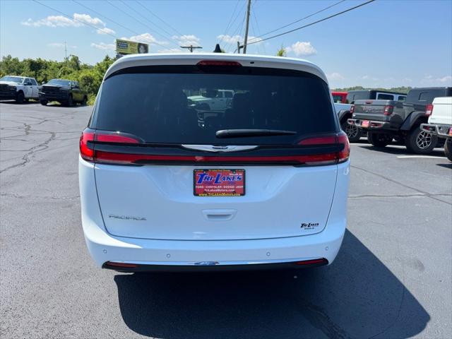 2025 Chrysler Pacifica PACIFICA SELECT