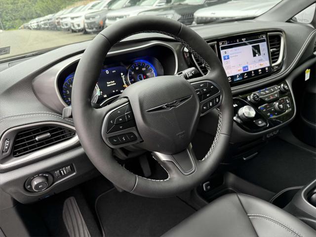 2025 Chrysler Pacifica PACIFICA SELECT