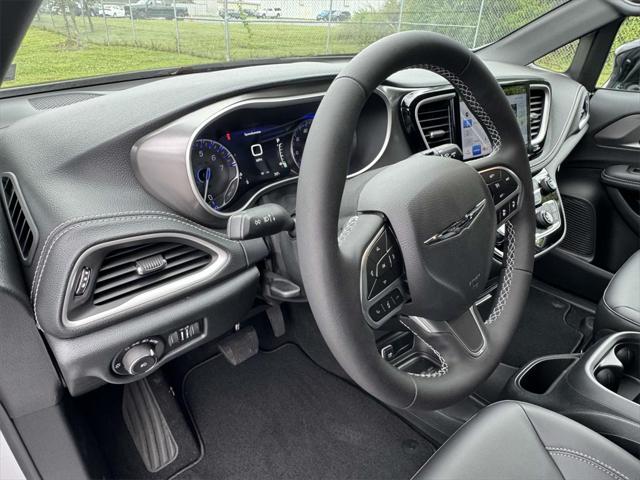 2025 Chrysler Pacifica PACIFICA SELECT 2025 Chrysler Pacifica PACIFICA SELECT