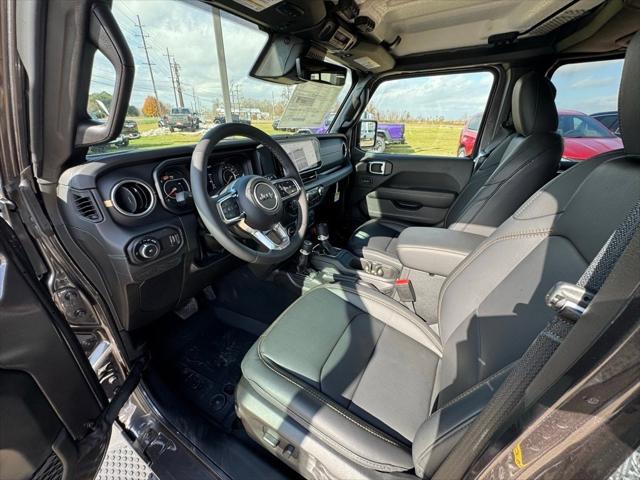 2025 Jeep Wrangler 4-Door Sahara 4x4
