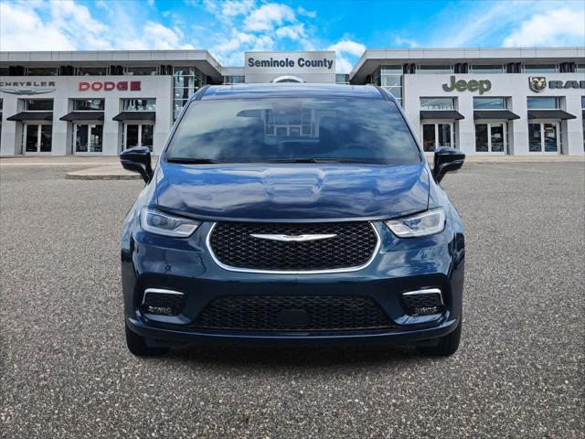 2025 Chrysler Pacifica PACIFICA SELECT