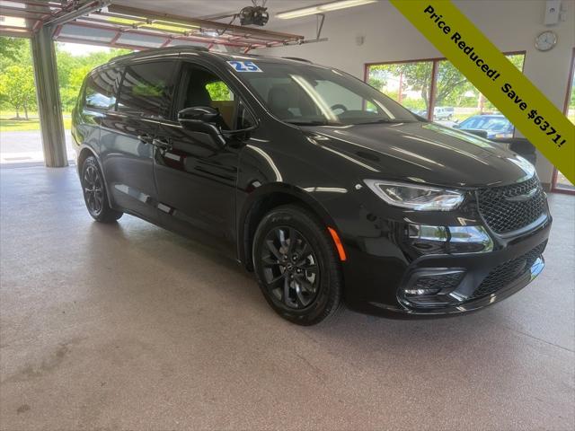 2025 Chrysler Pacifica PACIFICA SELECT