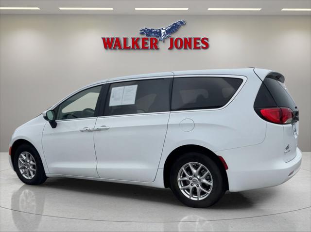 2022 Chrysler Voyager LX