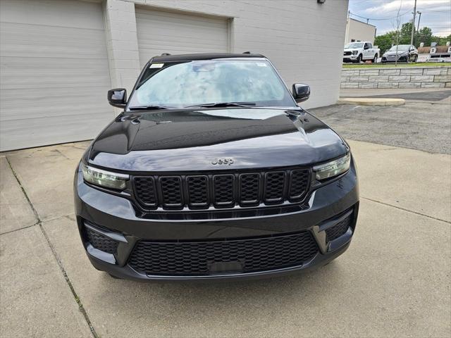 2025 Jeep Grand Cherokee GRAND CHEROKEE ALTITUDE 4X4