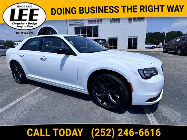 2023 Chrysler 300 Touring