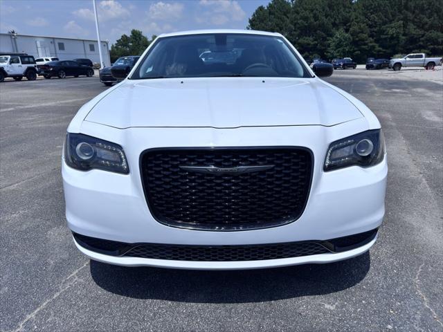 2023 Chrysler 300 Touring
