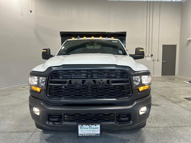 2024 RAM Ram 3500 Chassis Cab RAM 3500 TRADESMAN CHASSIS REGULAR CAB 4X4 84 CA