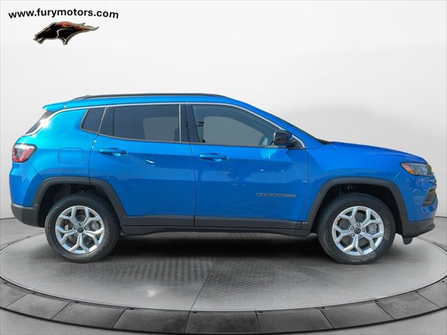 2025 Jeep Compass COMPASS LATITUDE 4X4