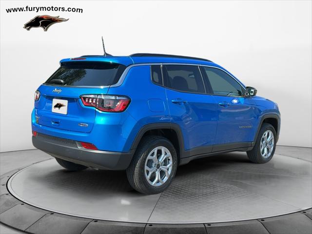2025 Jeep Compass COMPASS LATITUDE 4X4
