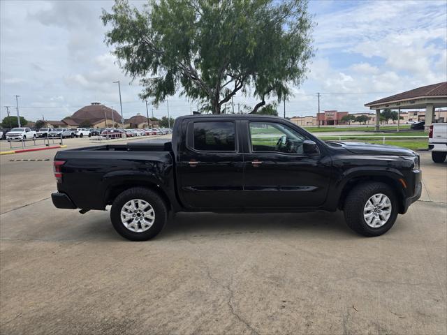 2022 Nissan Frontier Crew Cab SV 4x2