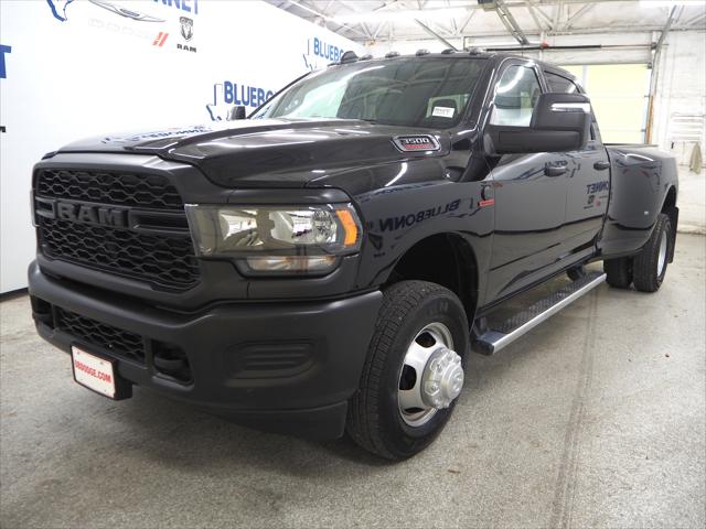 2024 RAM 3500 Tradesman Crew Cab 4x4 8 Box