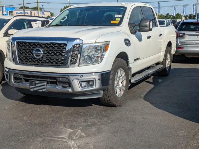 2017 Nissan TITAN SV