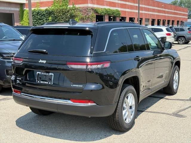 2025 Jeep Grand Cherokee GRAND CHEROKEE LAREDO X 4X4