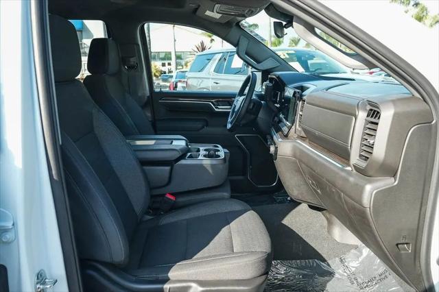 2025 Chevrolet Silverado 1500 4WD Crew Cab Short Bed LT with 2FL