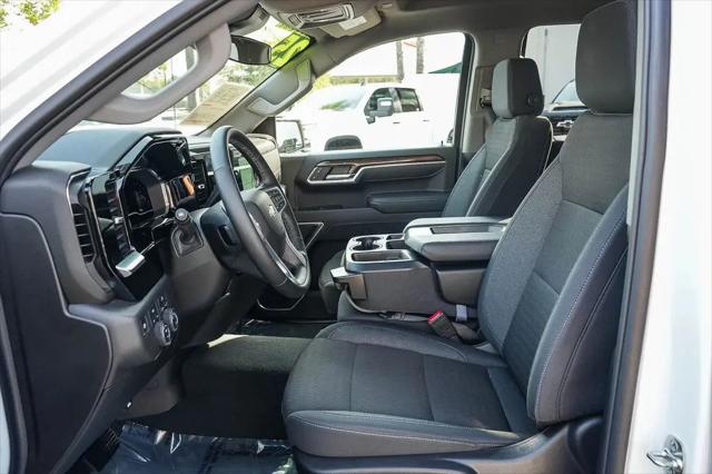 2025 Chevrolet Silverado 1500 4WD Crew Cab Short Bed LT with 2FL