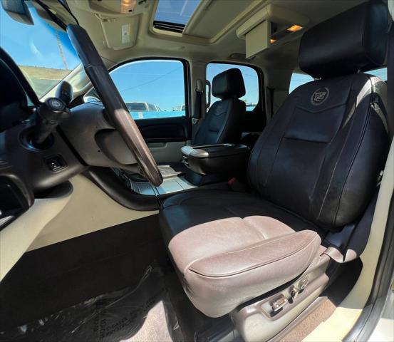 2012 Cadillac Escalade Platinum Edition