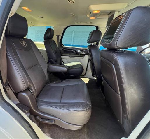 2012 Cadillac Escalade Platinum Edition