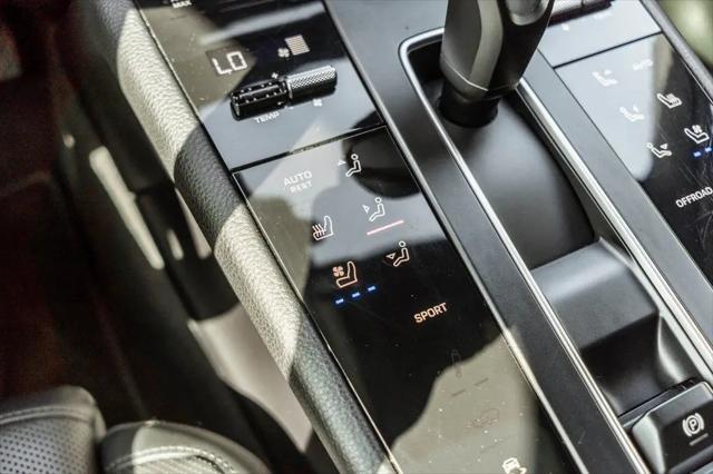 2023 Porsche Macan T