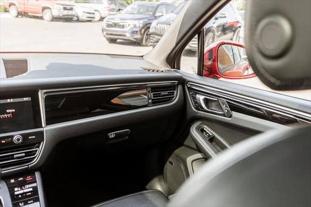 2023 Porsche Macan T