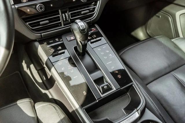2023 Porsche Macan T