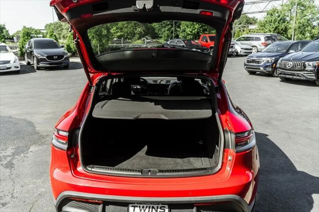 2023 Porsche Macan T