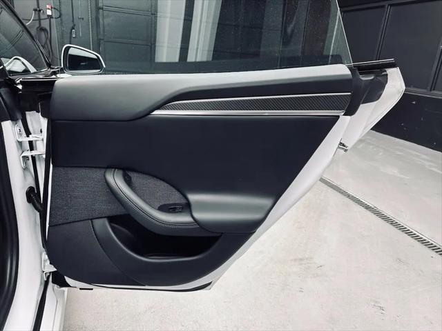 2022 Tesla Model S Plaid Tri Motor All-Wheel Drive