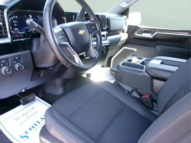 2023 Chevrolet Silverado 1500 4WD Crew Cab Standard Bed LT