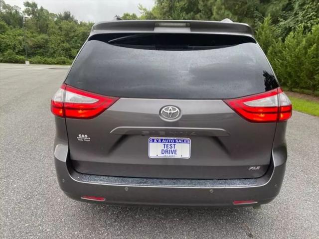 2016 Toyota Sienna XLE 8 Passenger