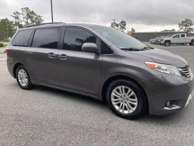 2016 Toyota Sienna XLE 8 Passenger