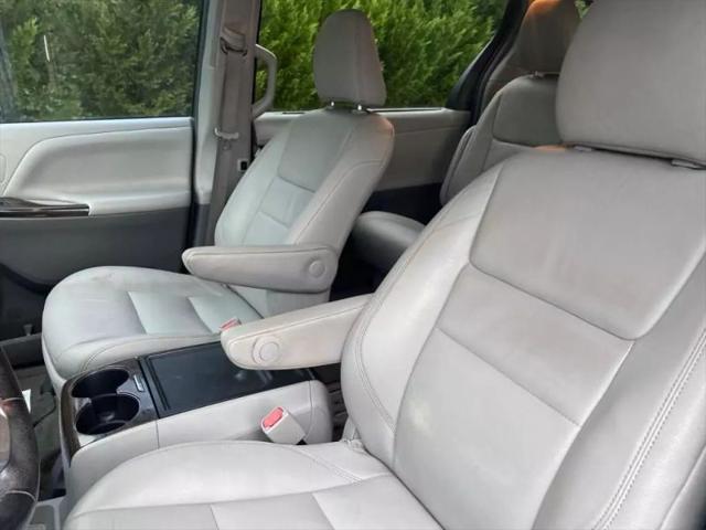2016 Toyota Sienna XLE 8 Passenger