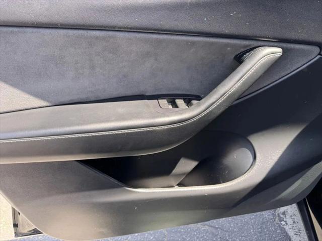 2022 Tesla Model Y Long Range Dual Motor All-Wheel Drive