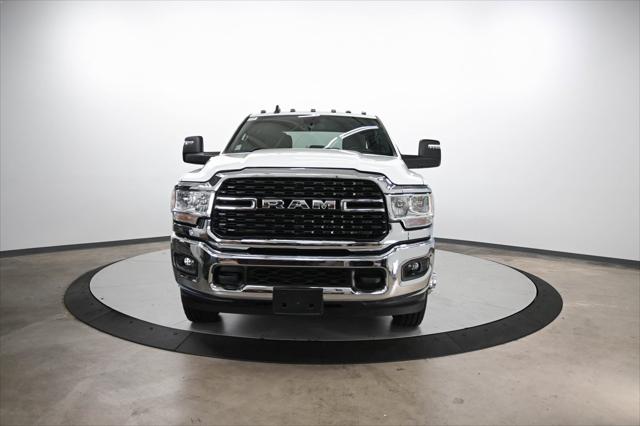 2023 RAM 3500 Big Horn Crew Cab 4x4 8 Box