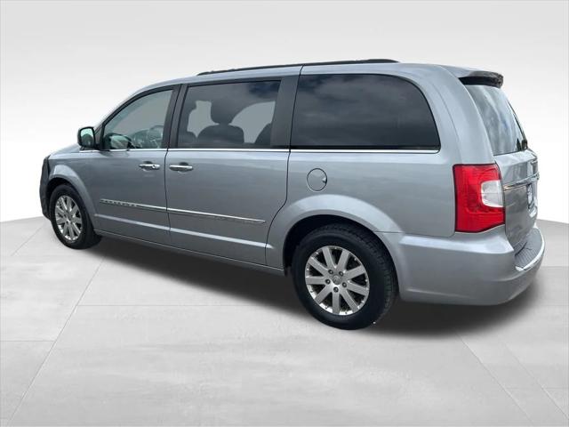 2016 Chrysler Town and Country Touring