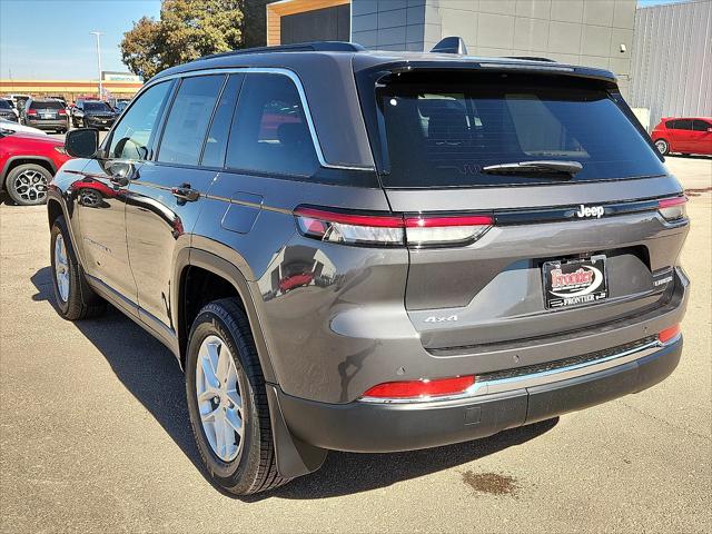 2025 Jeep Grand Cherokee GRAND CHEROKEE LAREDO X 4X4