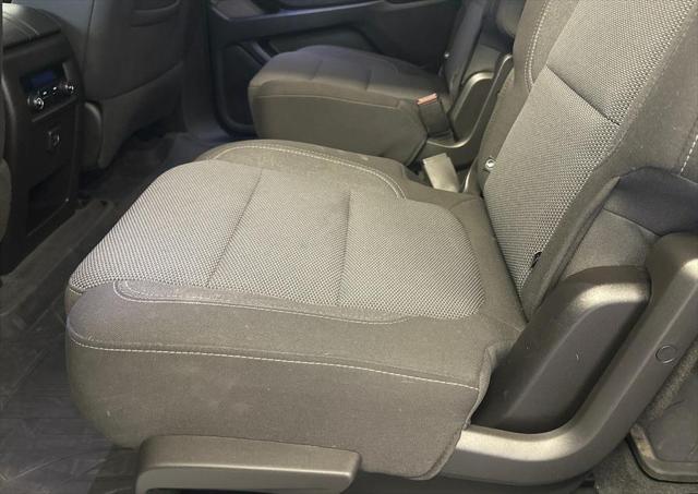 2022 Chevrolet Traverse AWD LT Cloth