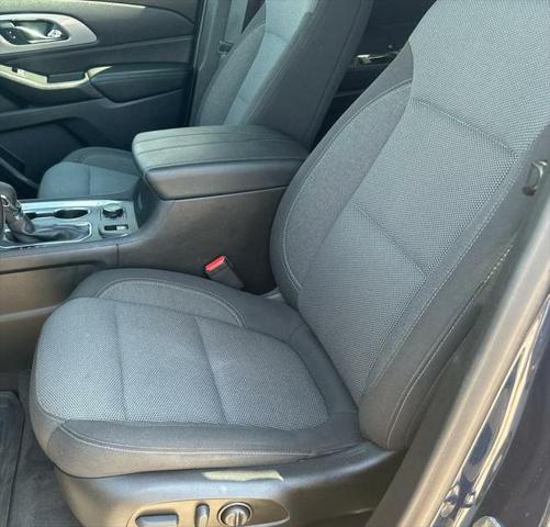 2022 Chevrolet Traverse AWD LT Cloth