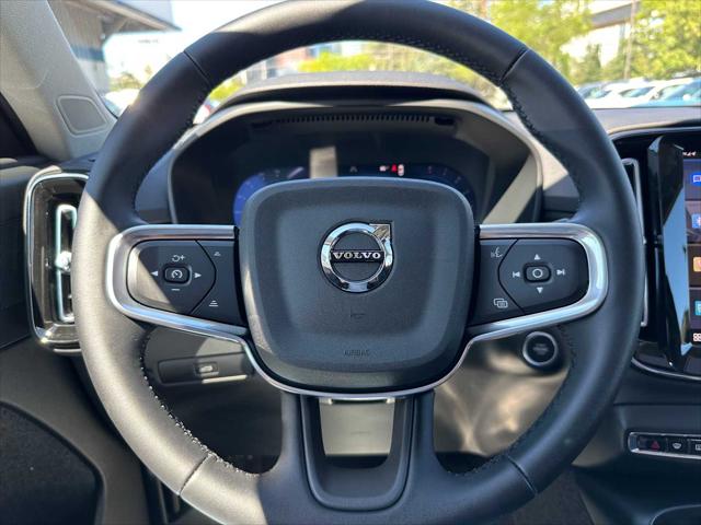 2025 Volvo XC40 B5 Plus Dark Theme
