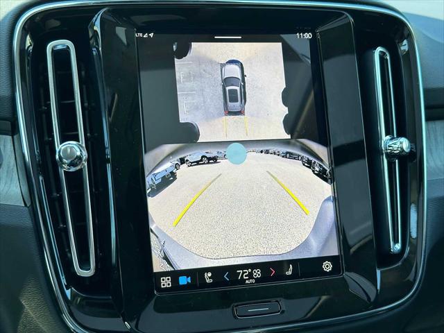 2025 Volvo XC40 B5 Plus Dark Theme
