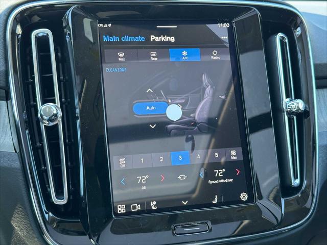 2025 Volvo XC40 B5 Plus Dark Theme