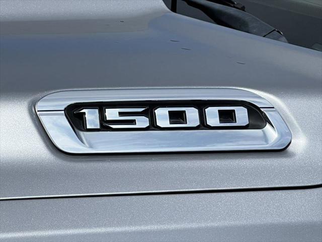 2019 RAM 1500 Laramie Quad Cab 4x2 64 Box