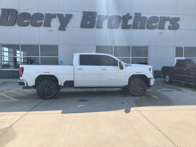 2024 GMC Sierra 2500HD 4WD Crew Cab Standard Bed Denali