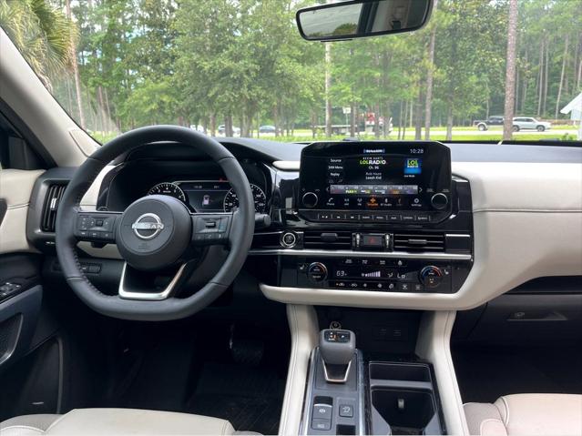 2023 Nissan Pathfinder SL FWD