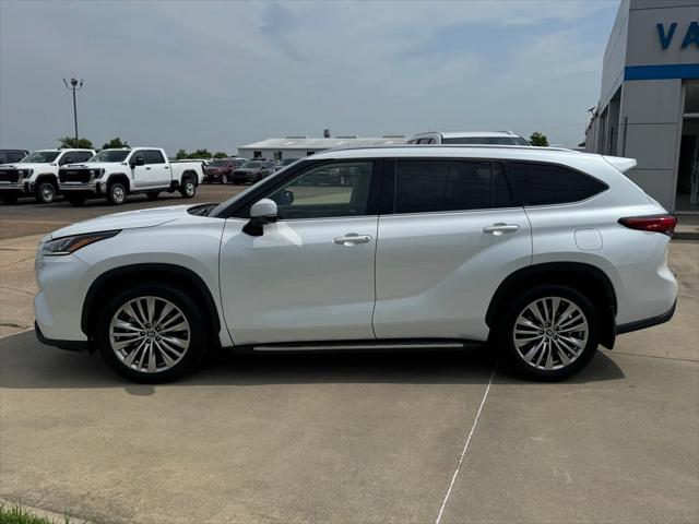 2023 Toyota Highlander Platinum