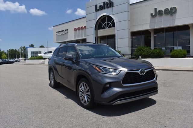 2022 Toyota Highlander Platinum