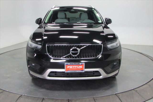 2021 Volvo XC40 T5 Momentum