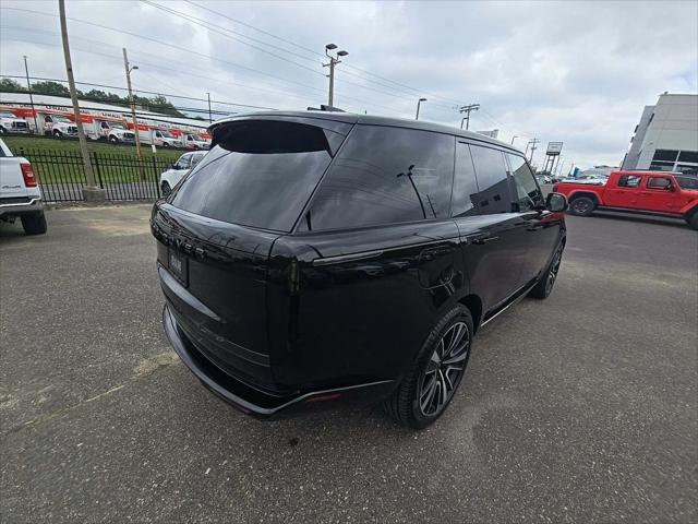 2025 Land Rover Range Rover P550e SE