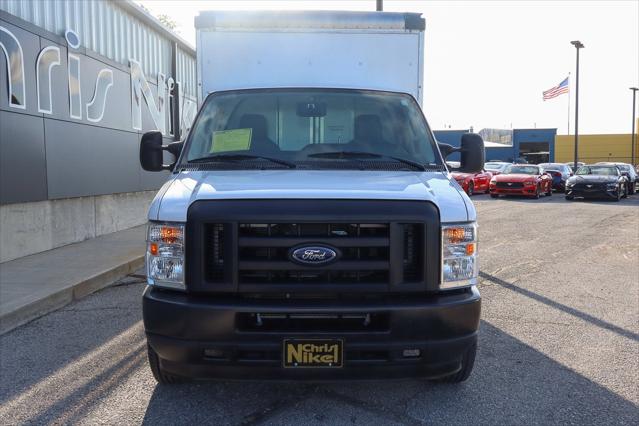 2022 Ford E-350 Cutaway Base