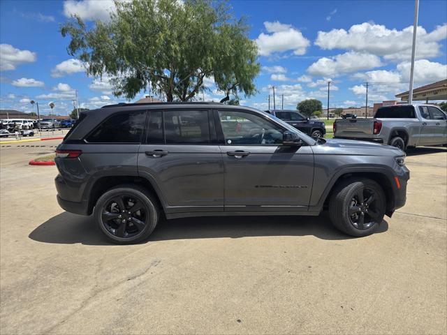 2022 Jeep Grand Cherokee Altitude 4x2